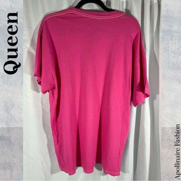 QUEEN 1980 TOUR TEE SHIRT IN PINK OS NEW - Picture 3 of 4
